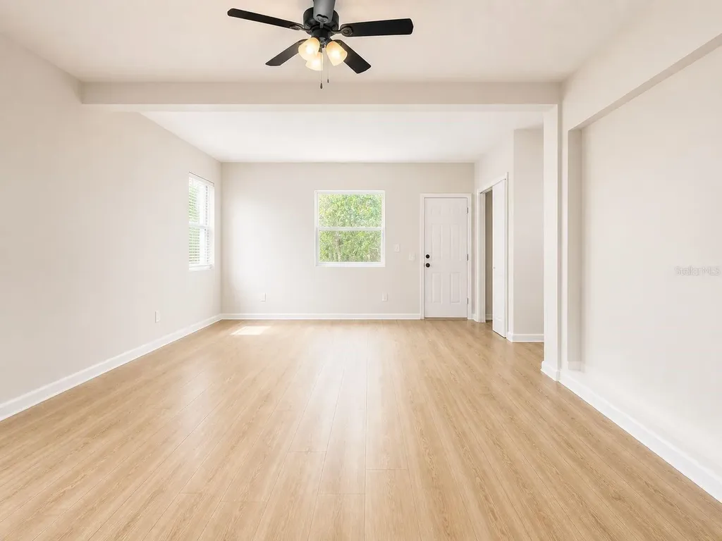 1353 Lakeview Road Clearwater FL 33756