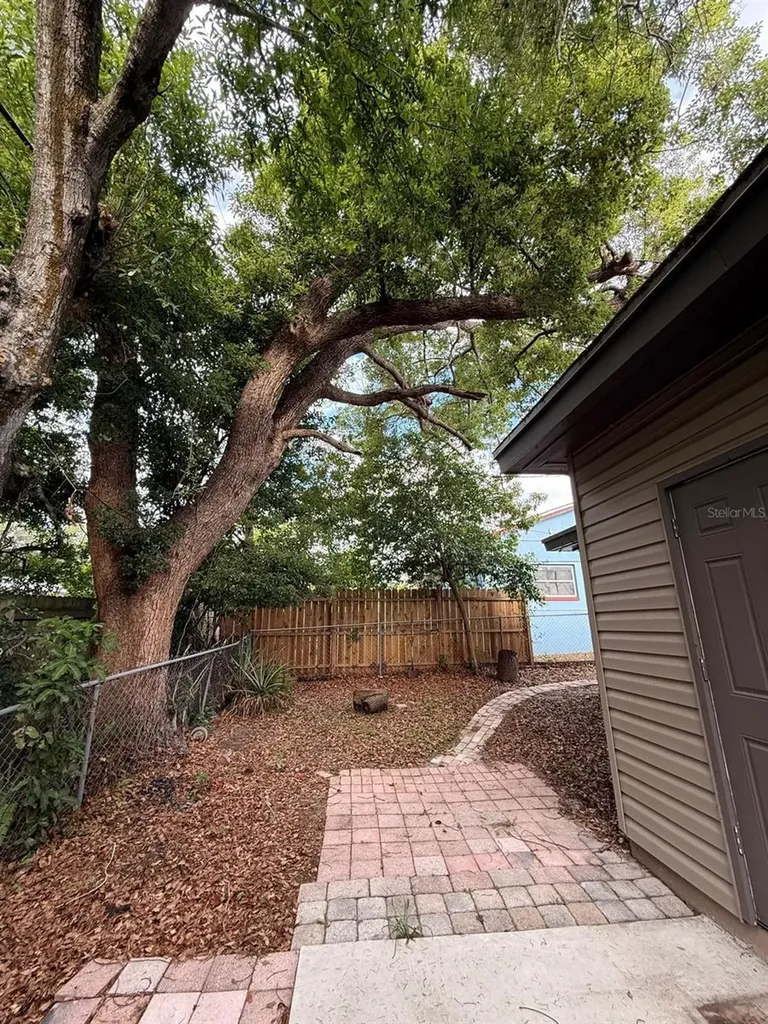 1353 Lakeview Road Clearwater FL 33756