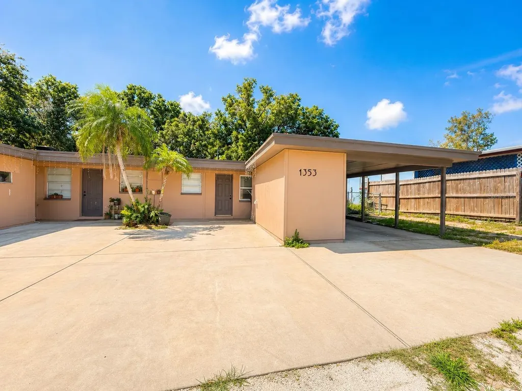 1353 Lakeview Road Clearwater FL 33756