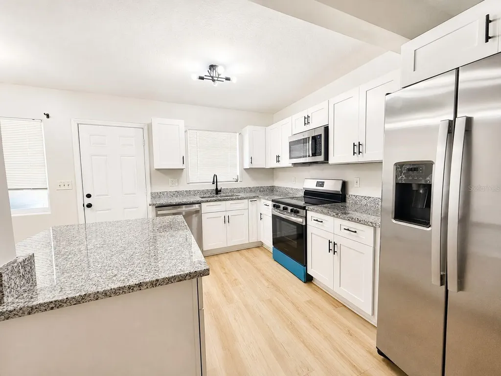 1353 Lakeview Road Clearwater FL 33756