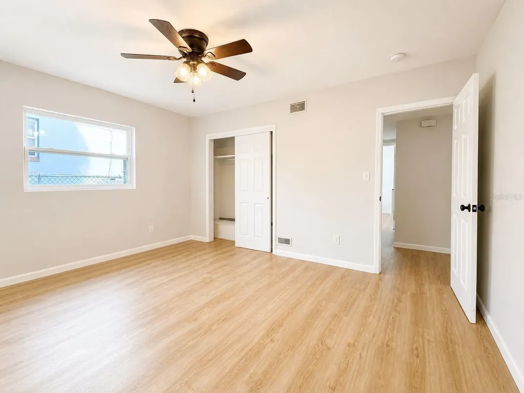 1353 Lakeview Road Clearwater FL 33756