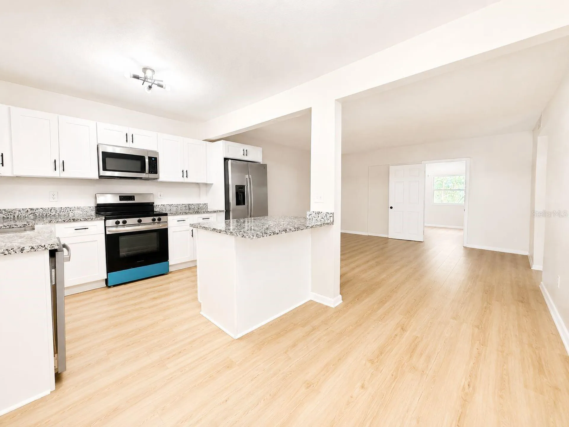 1353 Lakeview Road Clearwater FL 33756