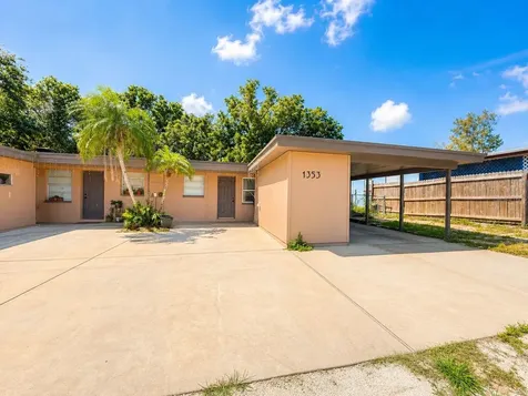 1353 Lakeview Road Clearwater FL 33756