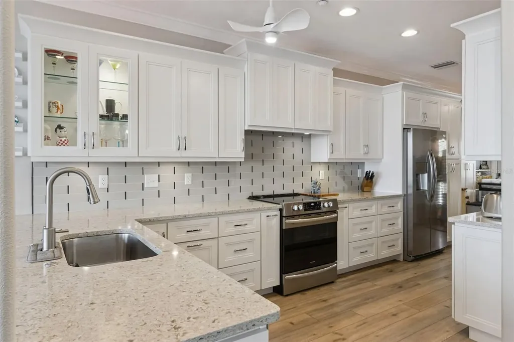 137 Brent Circle Oldsmar FL 34677