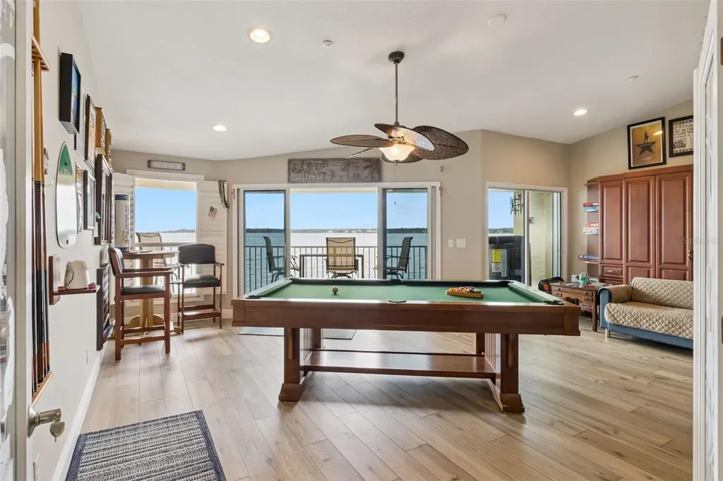 137 Brent Circle Oldsmar FL 34677