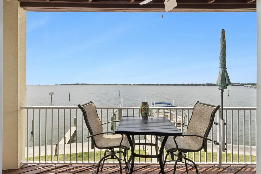 137 Brent Circle Oldsmar FL 34677