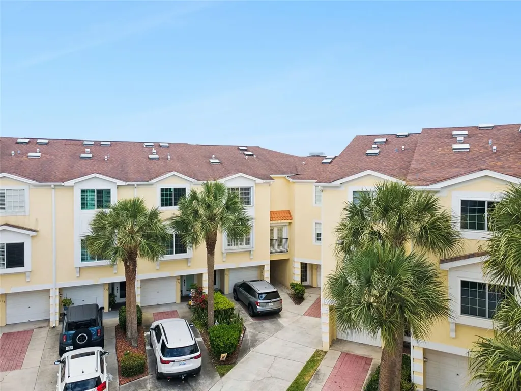 137 Brent Circle Oldsmar FL 34677