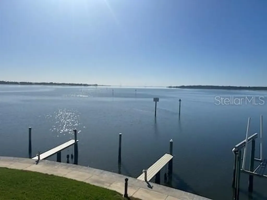 137 Brent Circle Oldsmar FL 34677