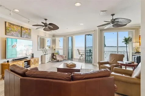 137 Brent Circle Oldsmar FL 34677