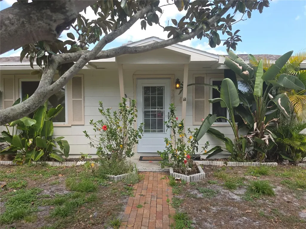 725 43rd Avenue N St Petersburg FL 33703