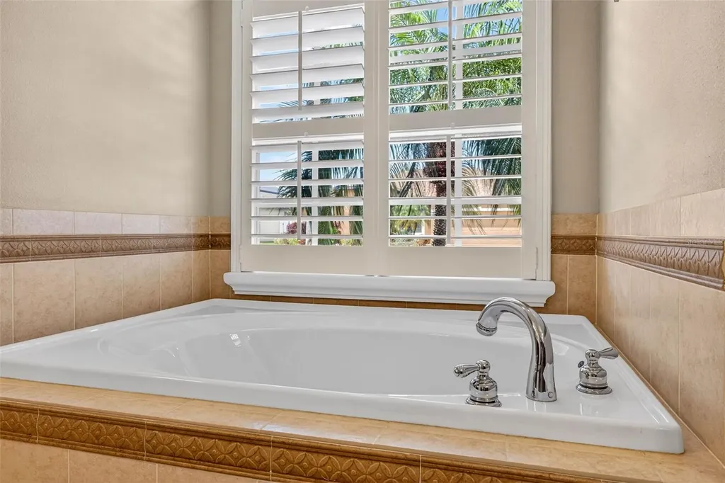 3819 Salida Delsol Drive Sun City Center FL 33573