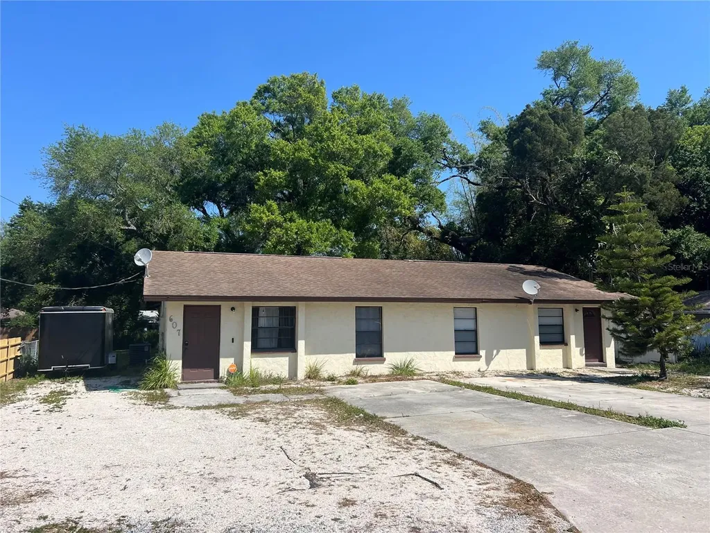 607 23rd Avenue E Bradenton FL 34208