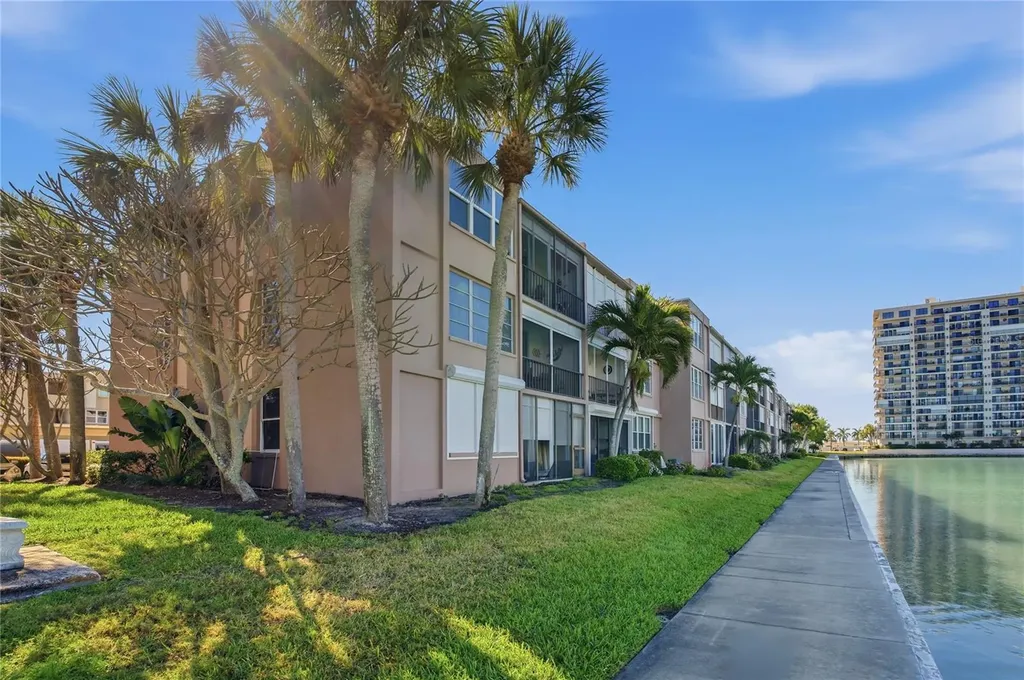 7540 Bay Island Drive S South Pasadena FL 33707