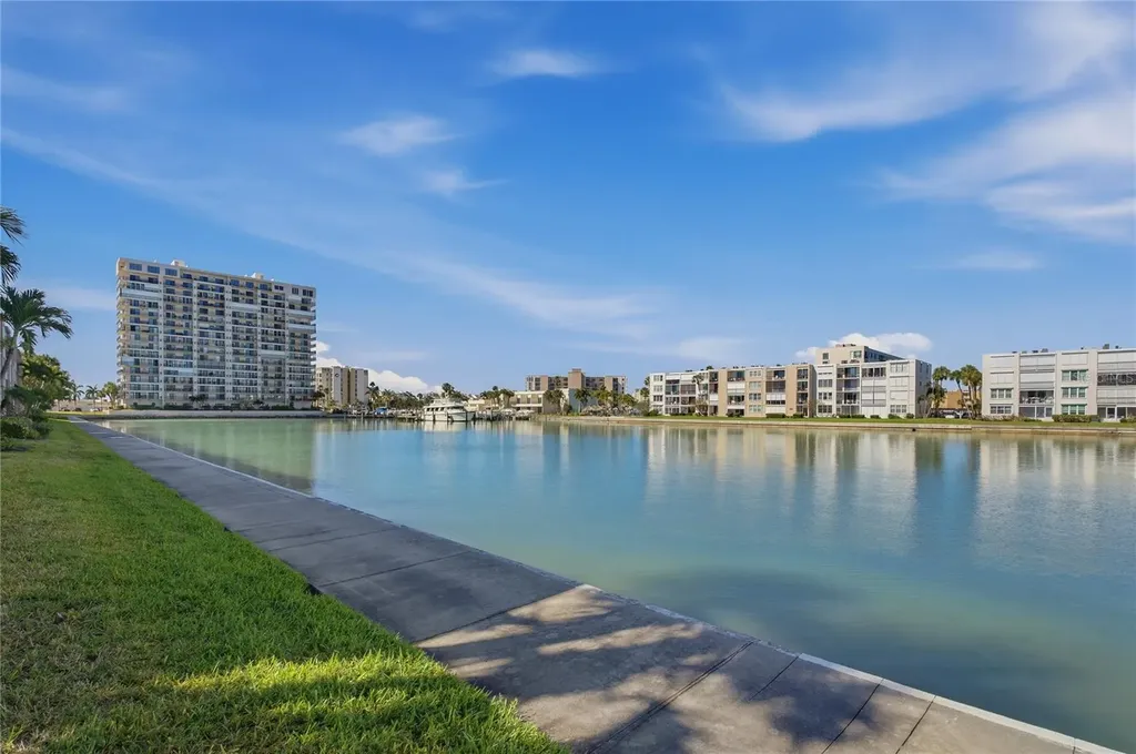 7540 Bay Island Drive S South Pasadena FL 33707