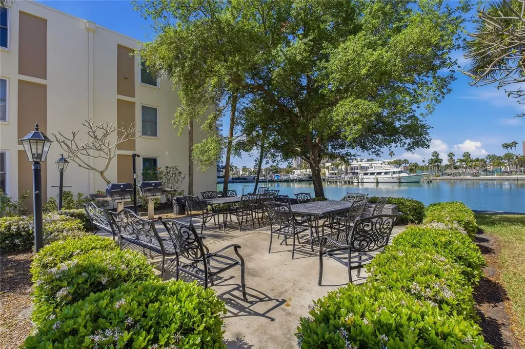 7540 Bay Island Drive S South Pasadena FL 33707