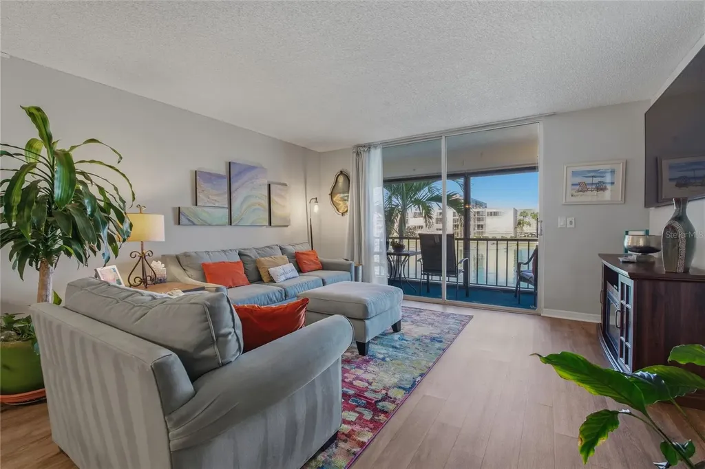 7540 Bay Island Drive S South Pasadena FL 33707