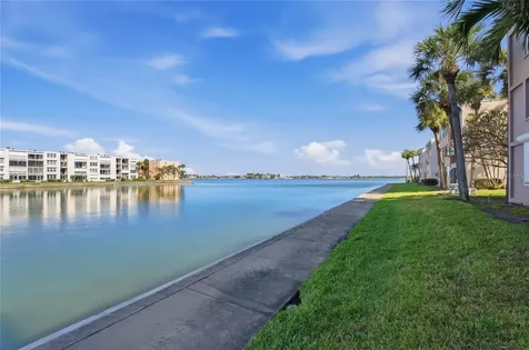 7540 Bay Island Drive S South Pasadena FL 33707