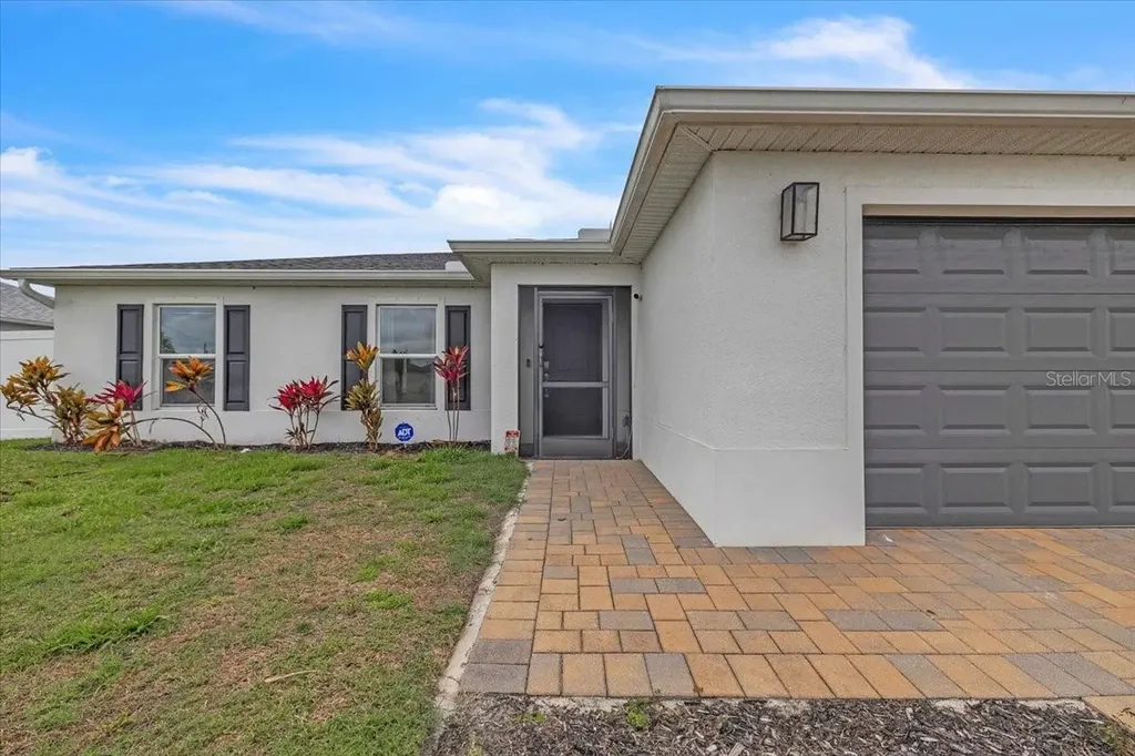 2816 NW 8th Place Cape Coral FL 33993
