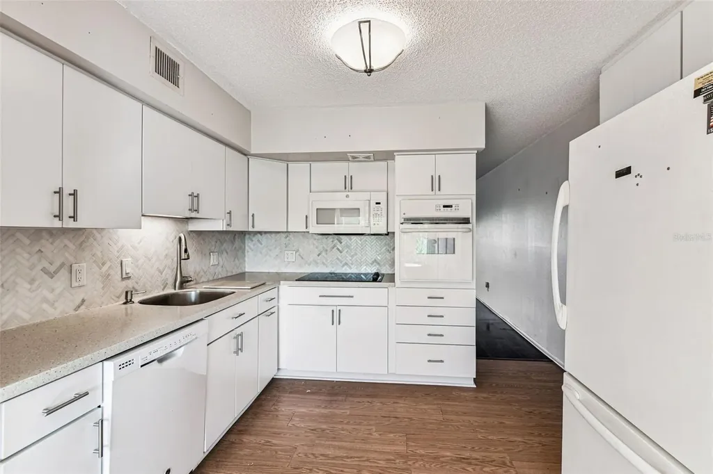 2455 Finlandia Lane Clearwater FL 33763