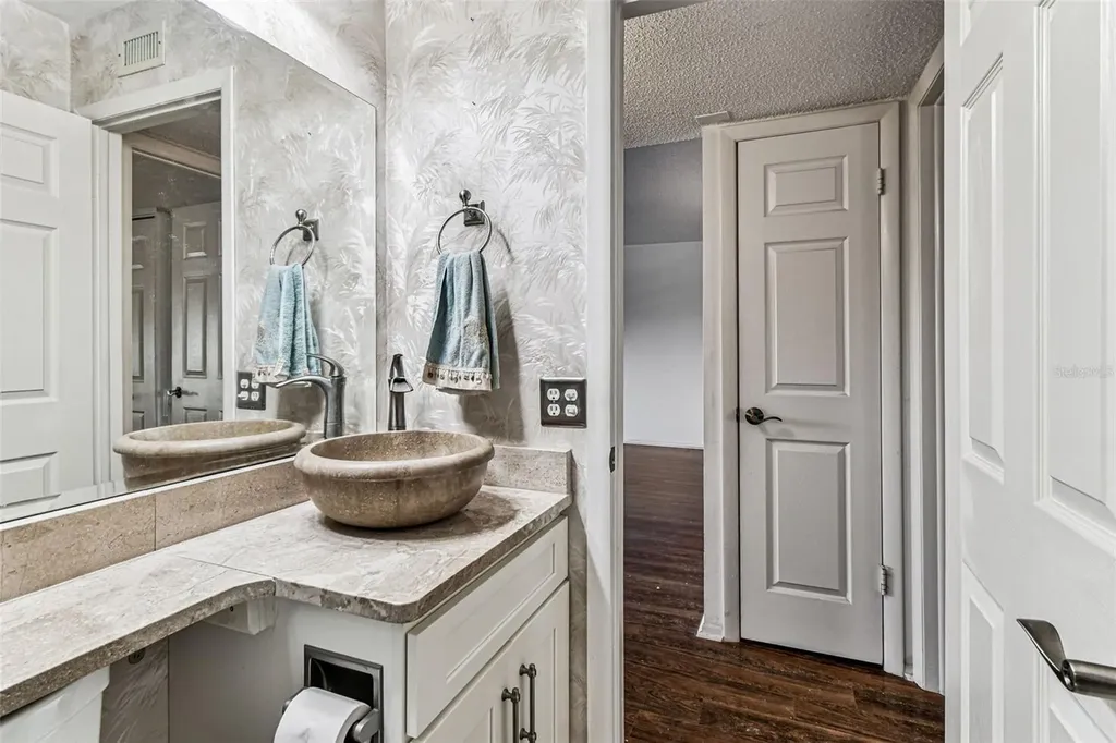 2455 Finlandia Lane Clearwater FL 33763