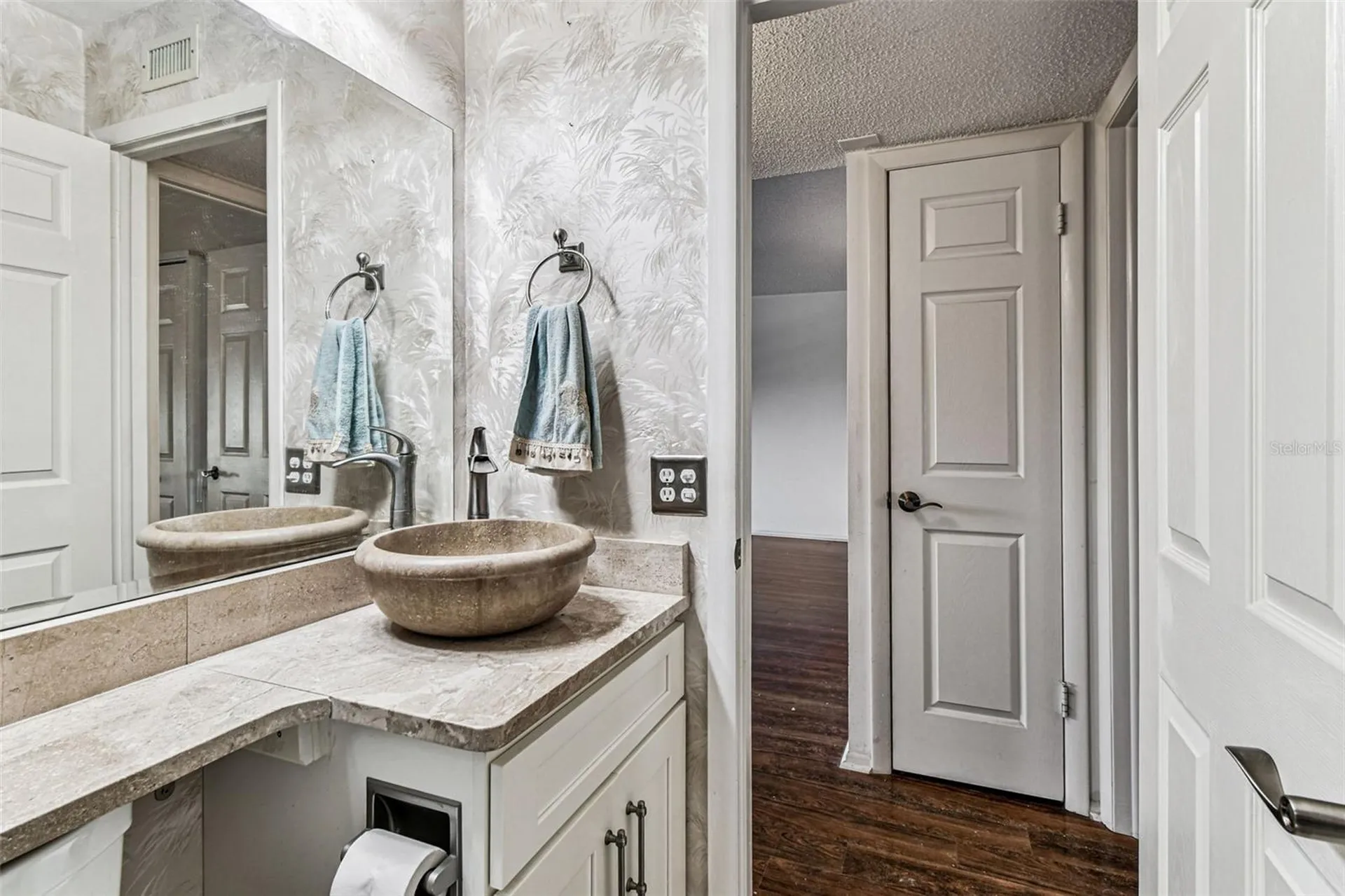 2455 Finlandia Lane Clearwater FL 33763