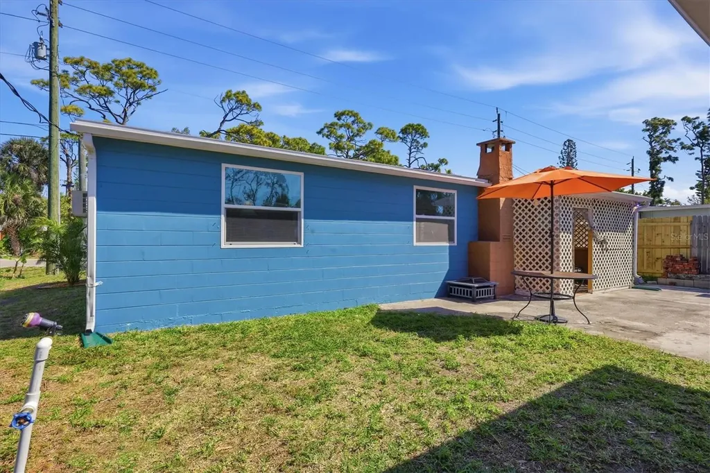 555 Artists Avenue Englewood FL 34223