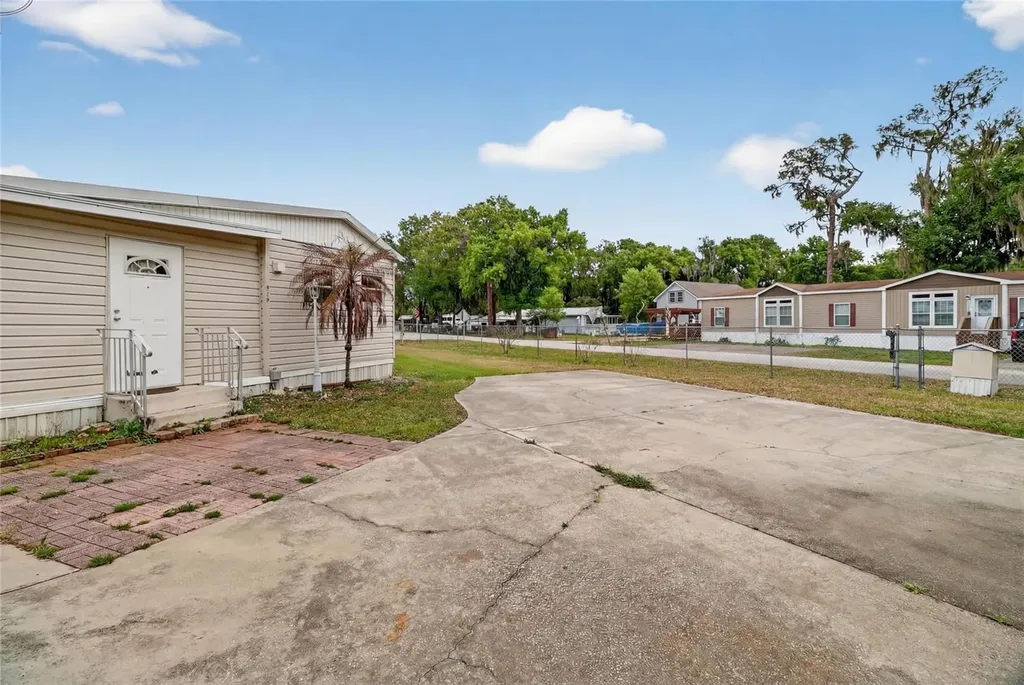 4710 Village Drive Lakeland FL 33811