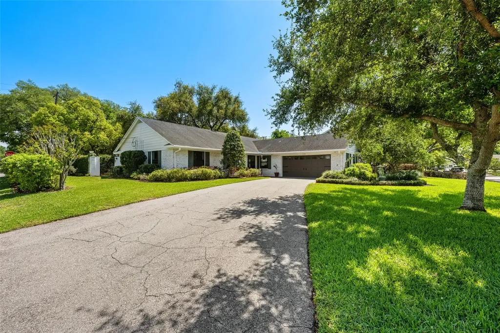 1110 S Dunbar Avenue Tampa FL 33629