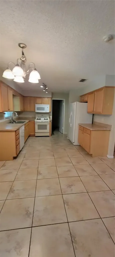 2220 NW 14th Avenue Gainesville FL 32605
