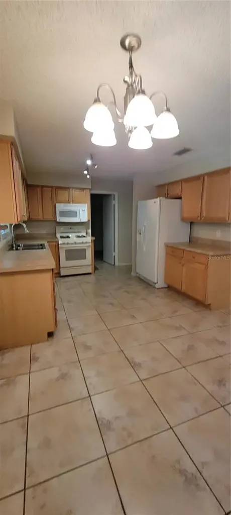 2220 NW 14th Avenue Gainesville FL 32605