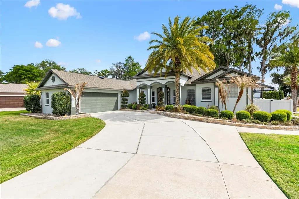 12114 Eagle Point Court Leesburg FL 34788