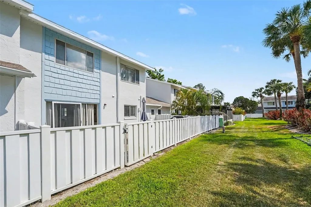 6490 Cape Hatteras Way NE St Petersburg FL 33702