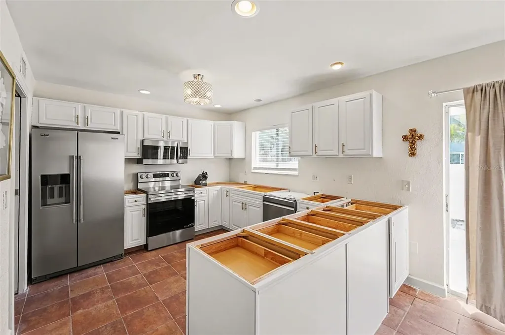 6490 Cape Hatteras Way NE St Petersburg FL 33702