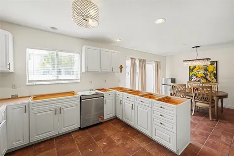 6490 Cape Hatteras Way NE St Petersburg FL 33702