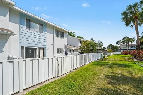 6490 Cape Hatteras Way NE St Petersburg FL 33702
