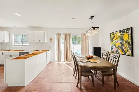 6490 Cape Hatteras Way NE St Petersburg FL 33702