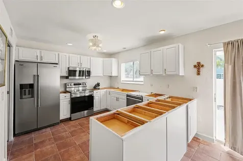 6490 Cape Hatteras Way NE St Petersburg FL 33702