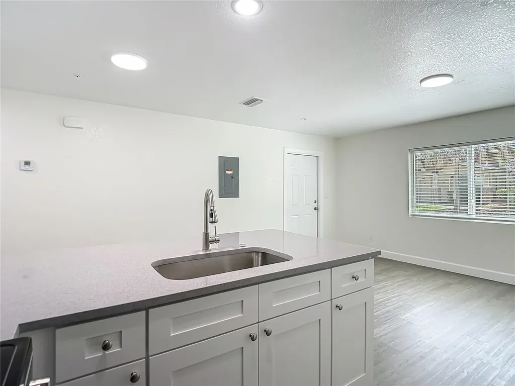 326 S Grosse Avenue Tarpon Springs FL 34689