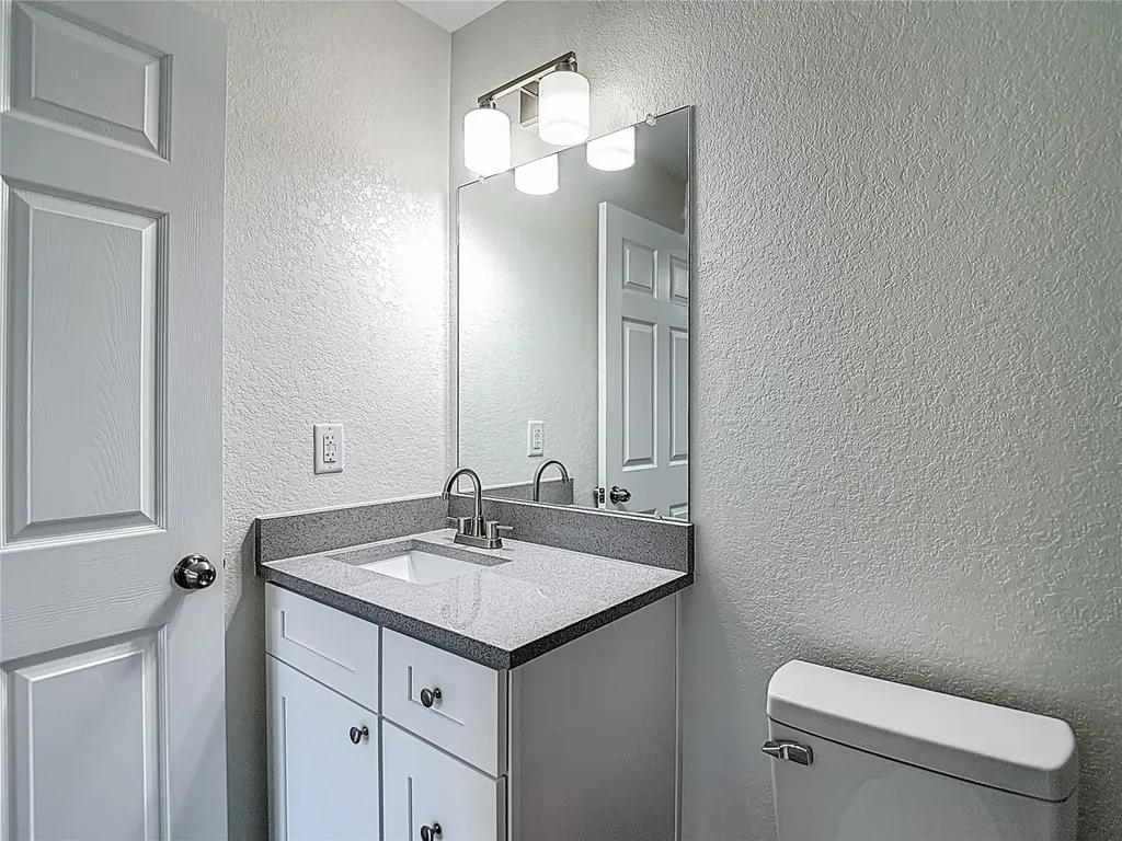 326 S Grosse Avenue Tarpon Springs FL 34689