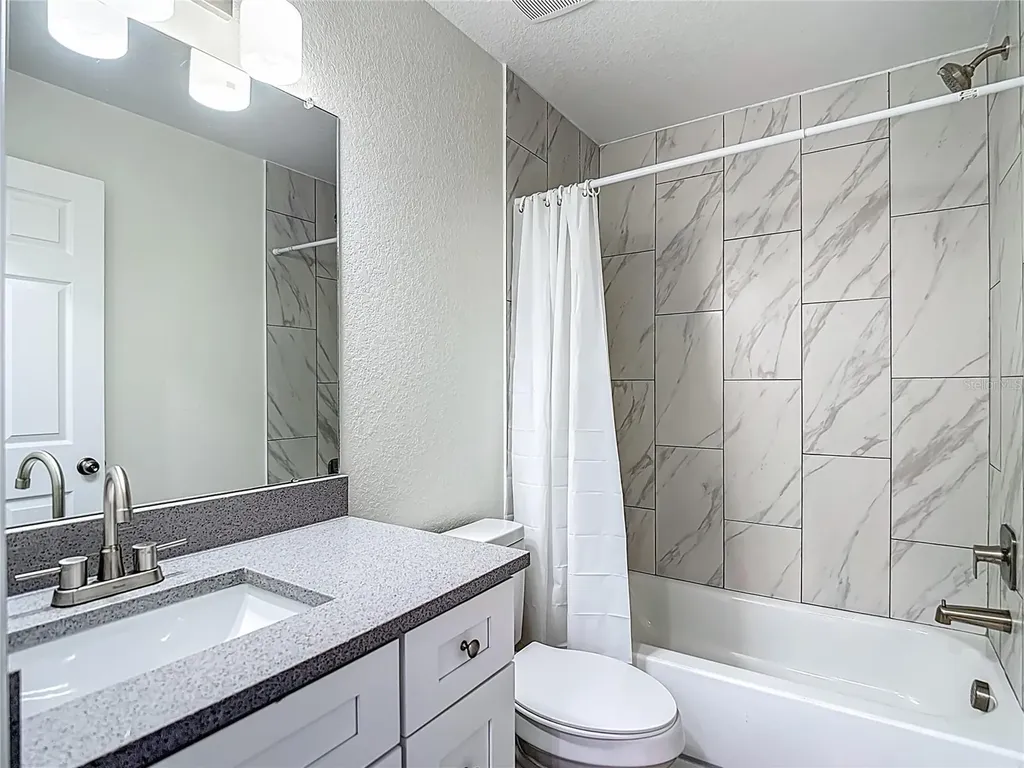 326 S Grosse Avenue Tarpon Springs FL 34689