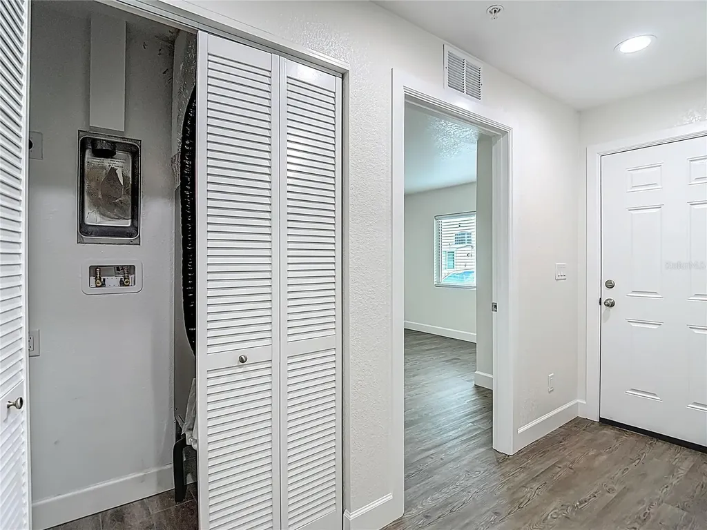326 S Grosse Avenue Tarpon Springs FL 34689