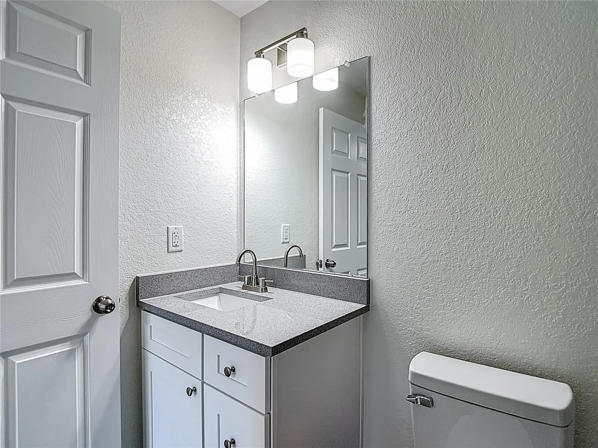 326 S Grosse Avenue Tarpon Springs FL 34689