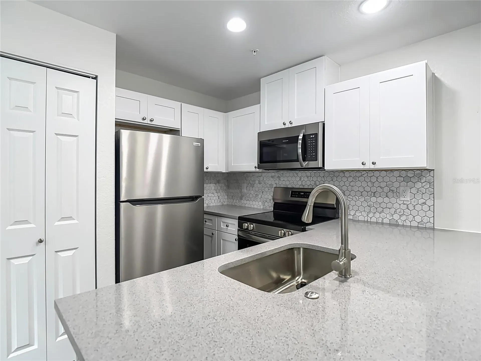 326 S Grosse Avenue Tarpon Springs FL 34689