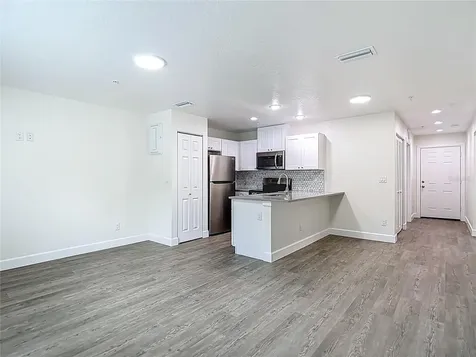 326 S Grosse Avenue Tarpon Springs FL 34689