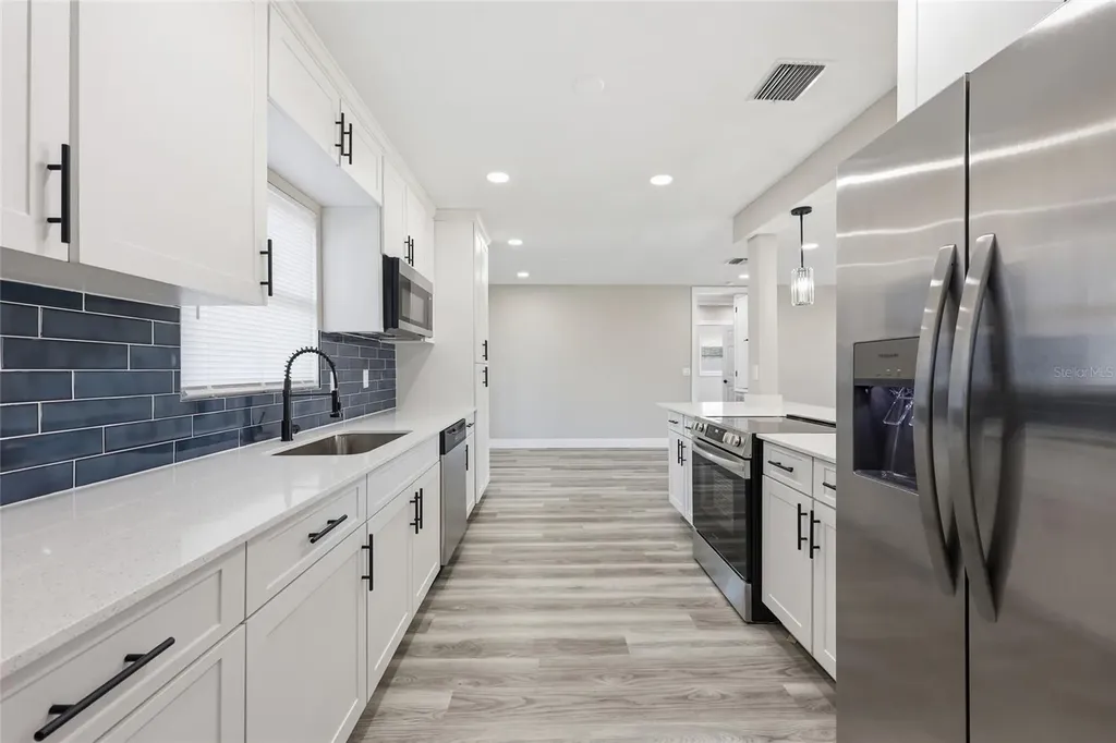 1817 Hunt Lane Clearwater FL 33764