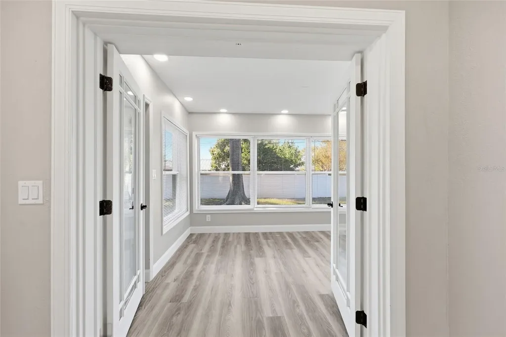 1817 Hunt Lane Clearwater FL 33764