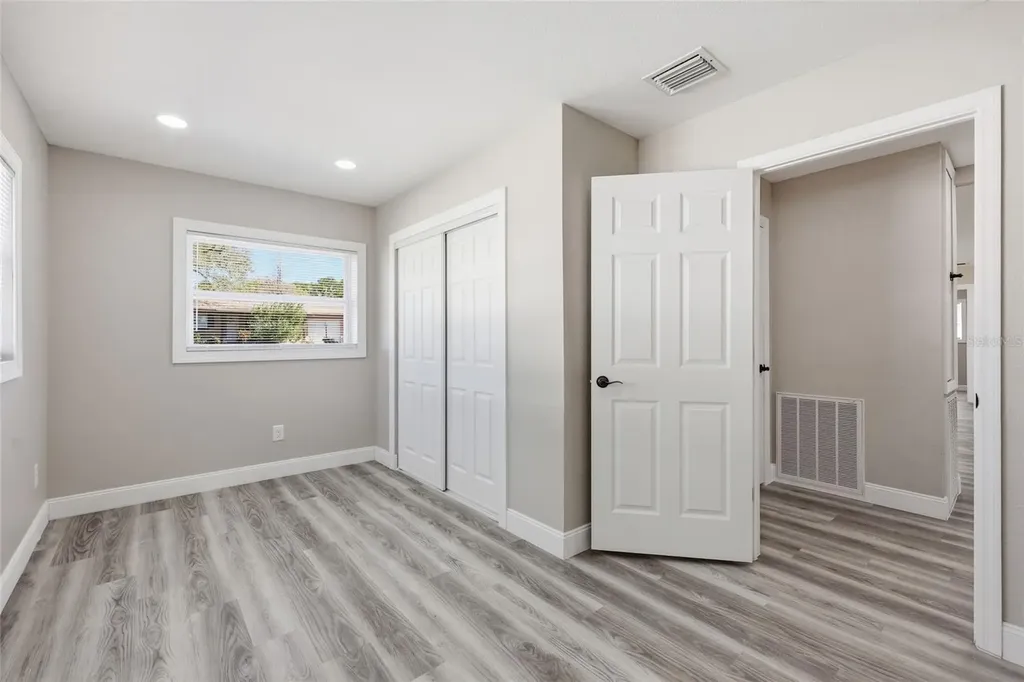 1817 Hunt Lane Clearwater FL 33764