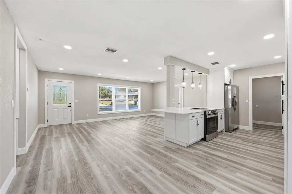 1817 Hunt Lane Clearwater FL 33764