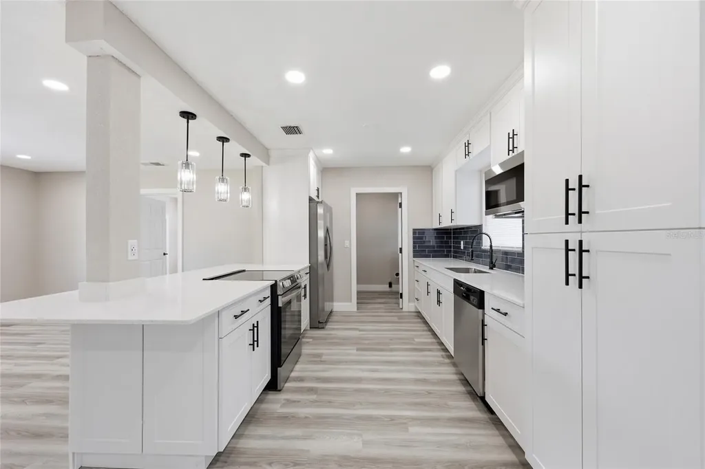 1817 Hunt Lane Clearwater FL 33764
