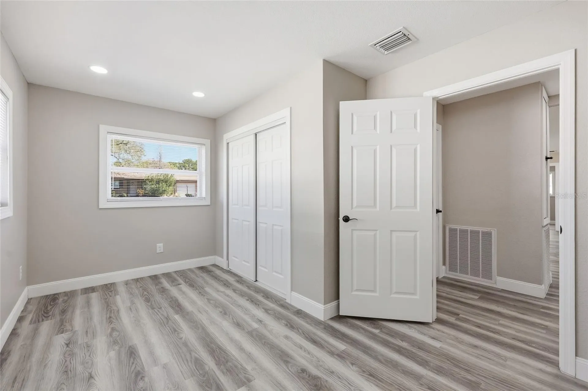 1817 Hunt Lane Clearwater FL 33764